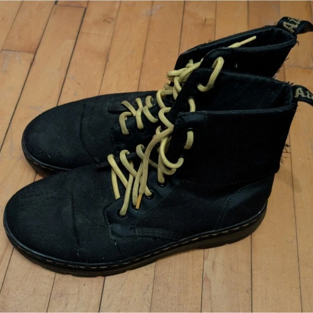 Dr. Martens Combs Black Lace Up Ankle Combat Boots Men's Size 8  Women's Size 9